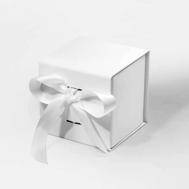 Cube Magnetic Gift Box with Ribbon China Supplier