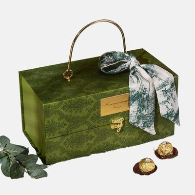 Customized Luxury Gift Boxes with Handle Wholesale